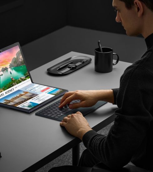 ASUS Zenbook 17 Fold OLED