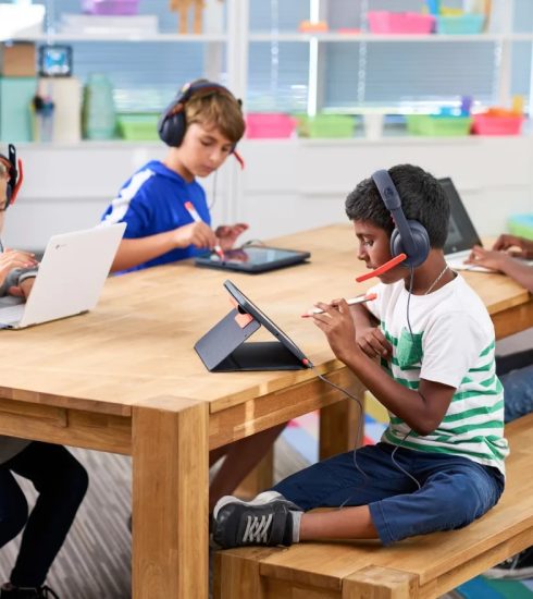 Sluchátka Logitech Zone Learn
