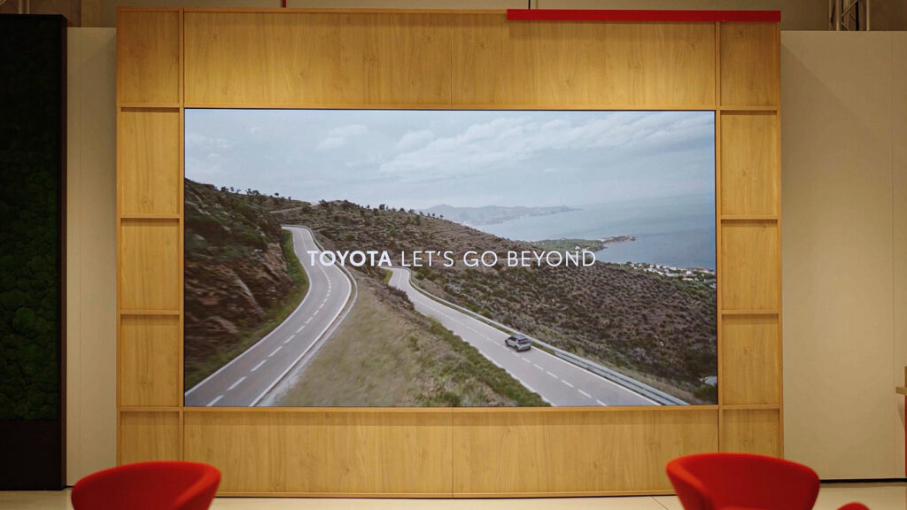 Samsung TV a displeje, spolupráca s Toyotou