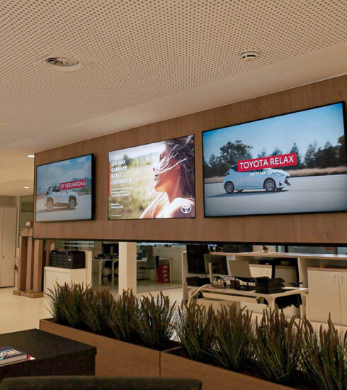 Samsung TV a displeje, spolupráca s Toyotou