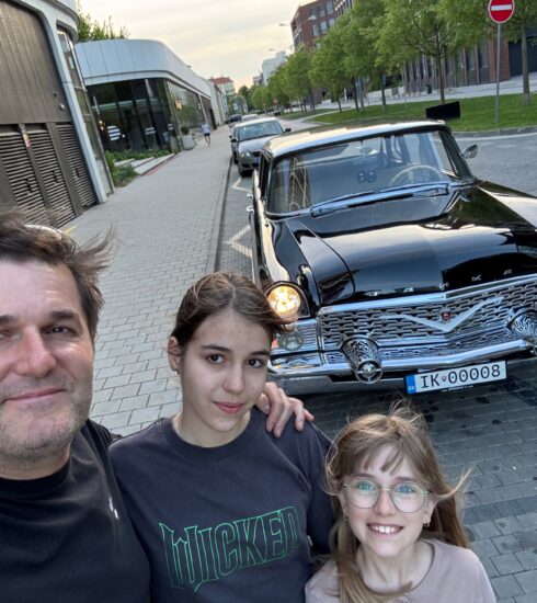 Vratko Rohoň, Ine Kafe