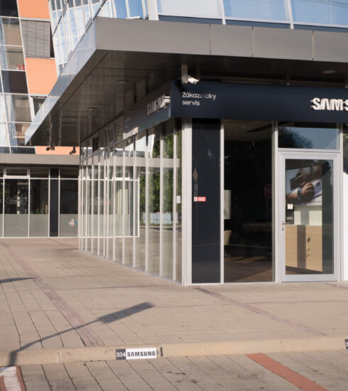 Samsung, Zákaznícke a servisné centrum