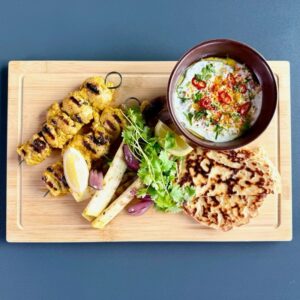 Recept: Kurací špíz s jogurtovou marinádou a grilovanou zeleninou