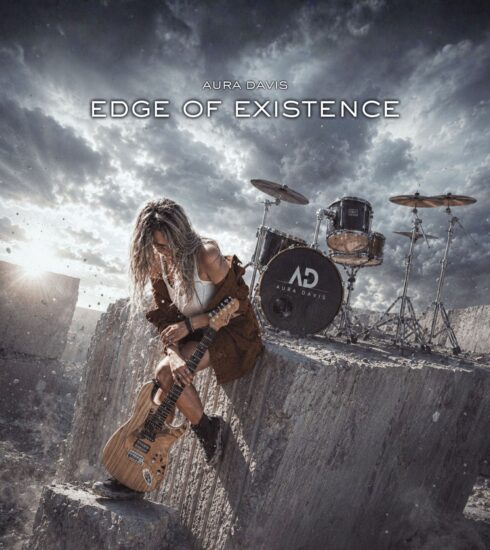 Edge of Existence, Aura Davis